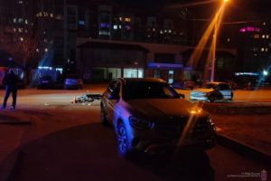 На юге Волгограда в ДТП с «Мерседесом» пострадал 16-летний мотоциклист