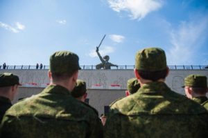 Контрактники-иностранцы смогут упрощенно получить российское гражданство