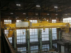 В Урюпинске Волгоградской области выпустили 100-тонный мостовой кран