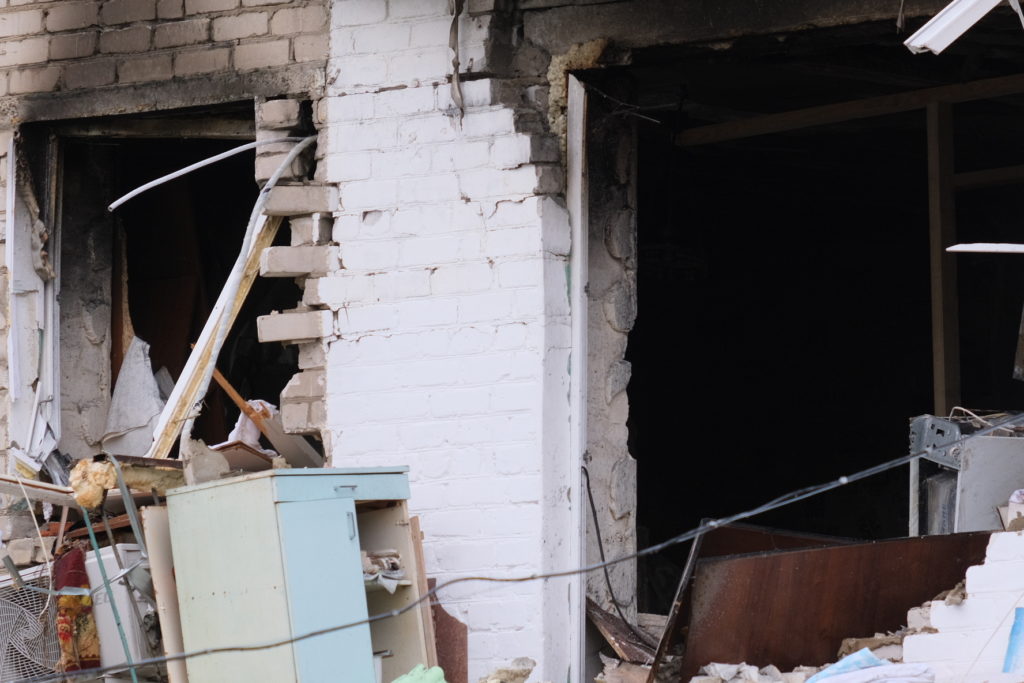 Пострадавший из-за взрыва газа дом в Волгограде приведут в порядок