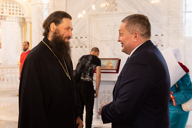 Губернатор Андрей Бочаров поздравил с юбилеем митрополита Феодора