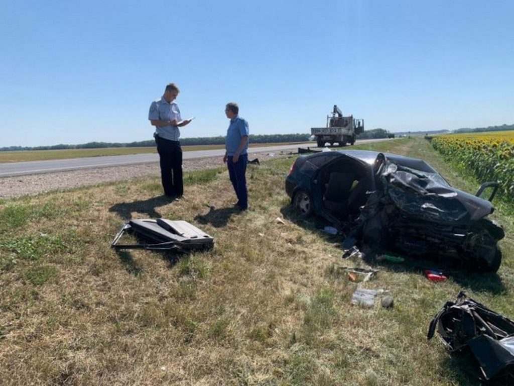 В ДТП на трассе под Волгоградом погибли три человека и трое попали в больницу