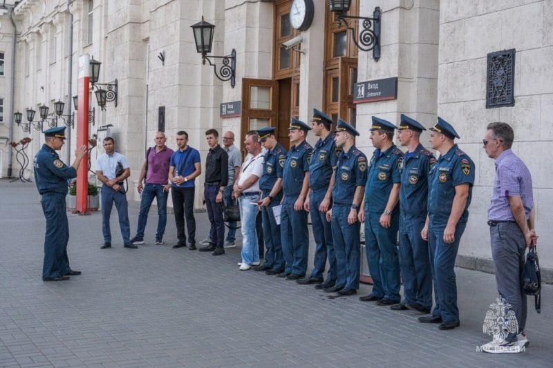 В Волгограде МЧС проверило полосы отвода на ж/д путях и вокзалах