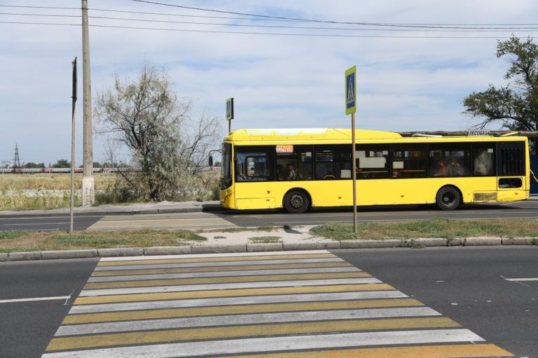 На юге Волгограда из-за утреннего ДТП на 1 час встали автобусы