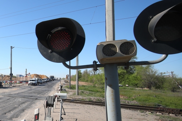 Движение на ж/д переезде под Волгоградом закроют из-за ремонта