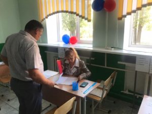 Жители Камышина выбирают депутатов на избирательных участках