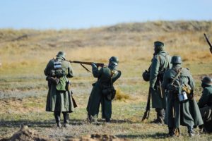В Волгограде на Мамаевом кургане воссоздали сражение Сталинградской битвы