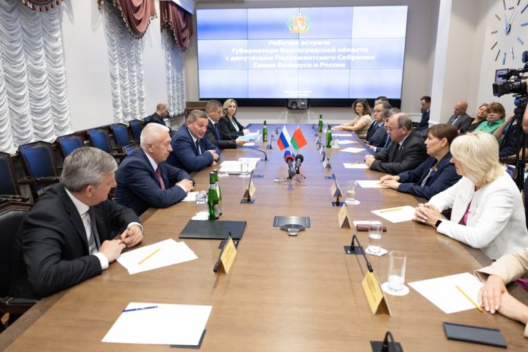 Андрей Бочаров встретился с парламентариями Союза Беларуси и России
