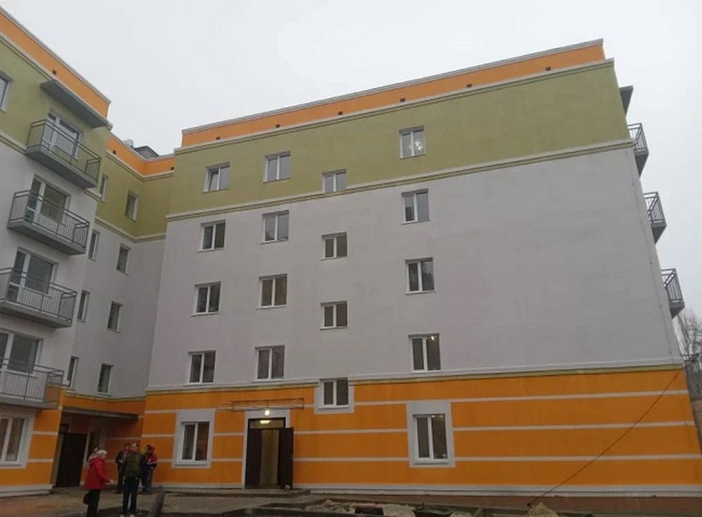В Волгограде сдали в эксплуатацию дом, построенный для переселенцев из аварийного жилья