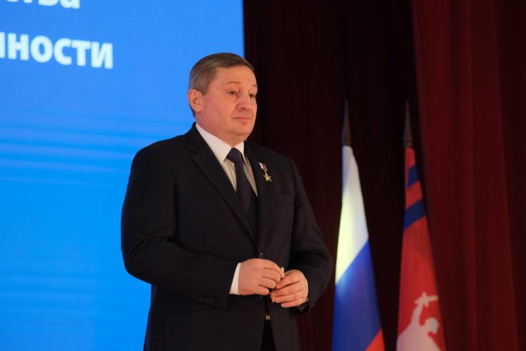 Андрей Бочаров вручил волгоградским аграриям высокие государственные награды