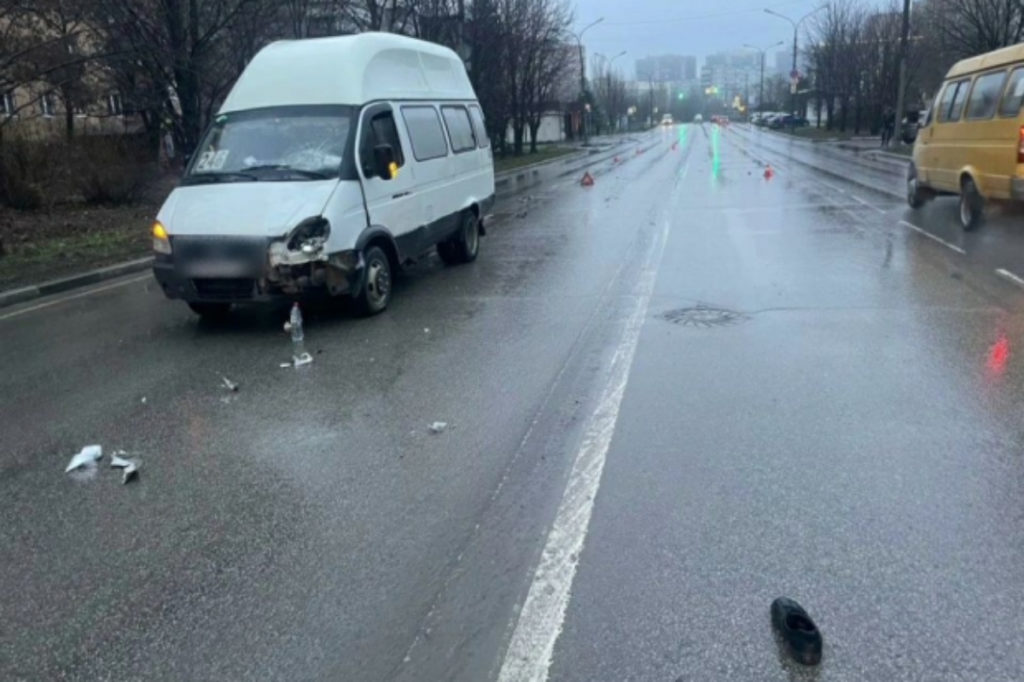 В Волжском маршрутка насмерть сбила пешехода