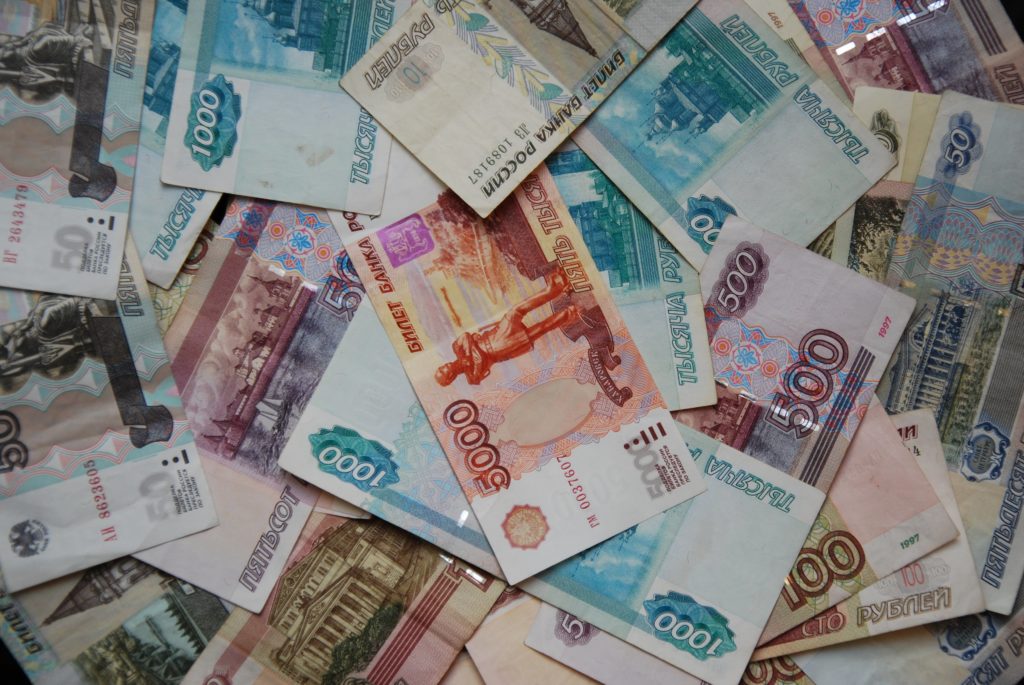 Волгоградцам рассказали, как оформить алименты через суд