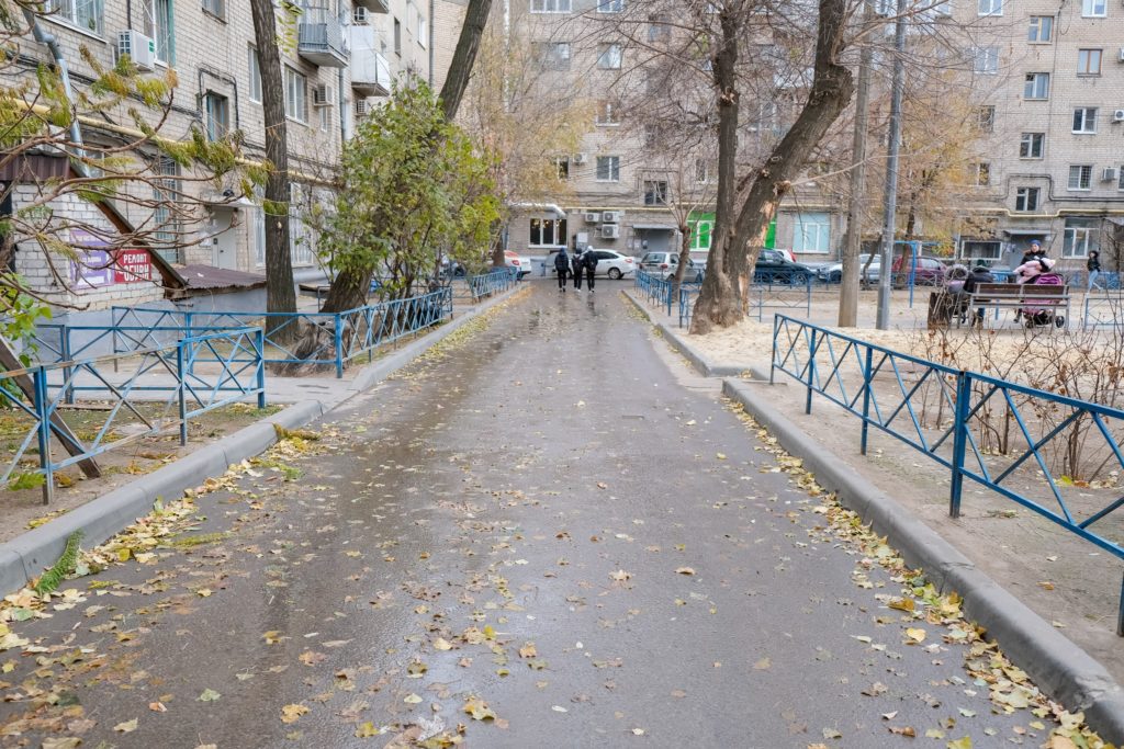 В 2023 году внутриквартальные проезды обустроили для 25 тыс. волгоградцев