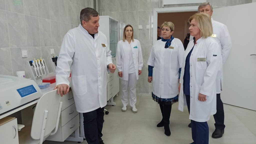 Губернатор оценил возможности нового онкоцентра в Урюпинске