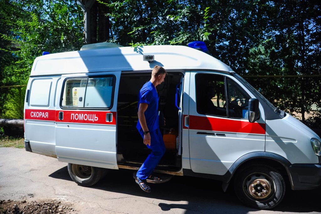 В Волгограде отечественная легковушка сбила 15-летнюю школьницу