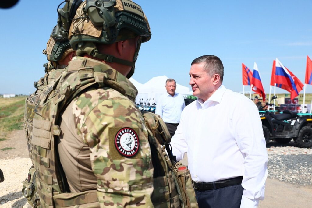 Андрей Бочаров встретился с военнослужащими на объекте, принадлежащем Минобороны РФ