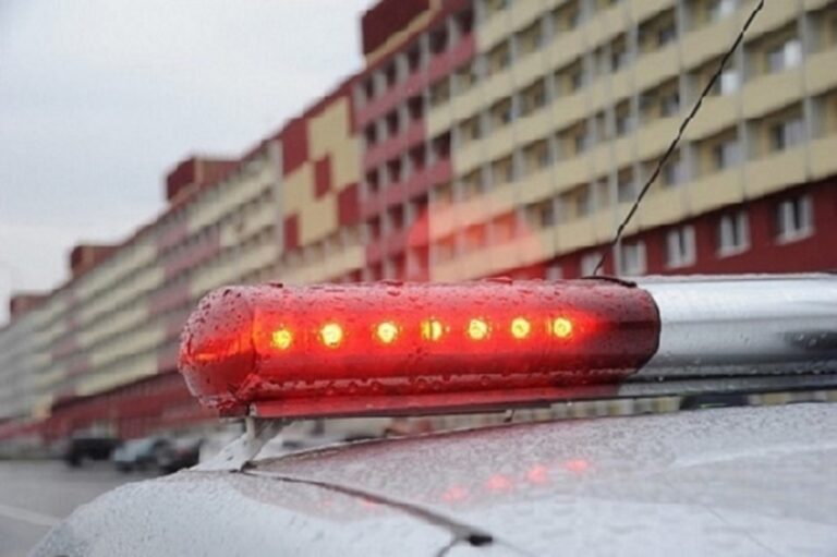 В Волгограде водитель мопеда врезался в легковушку