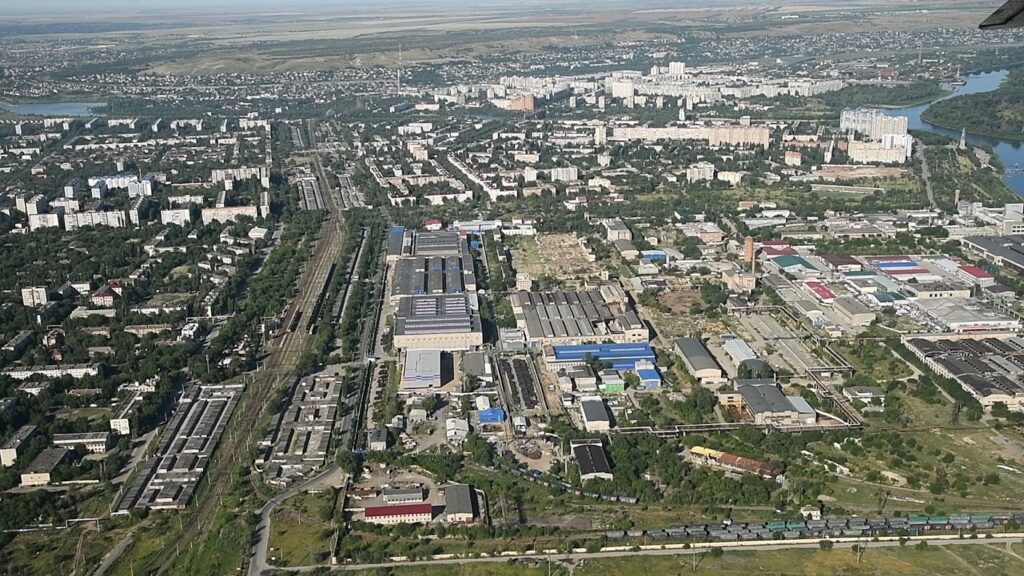 В Волгограде ищут подрядчика для очистки центра города от мусора