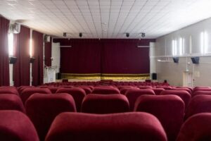 В Волгоградской области 212 творческих работников вышли на пенсию досрочно
