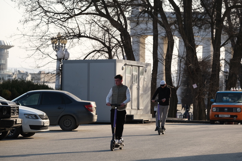 В Волгограде на электросамокатах появляются поддельные QR-коды от мошенников