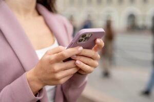 В Волгоградской области мошенники обманывают родителей школьников