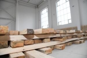 В Волгоградскую область привезли 2,7 тысячи кубометров лесоматериалов