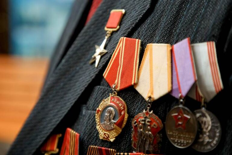 Волгоградские ветераны получат выплаты в честь 80-летия Великой Победы