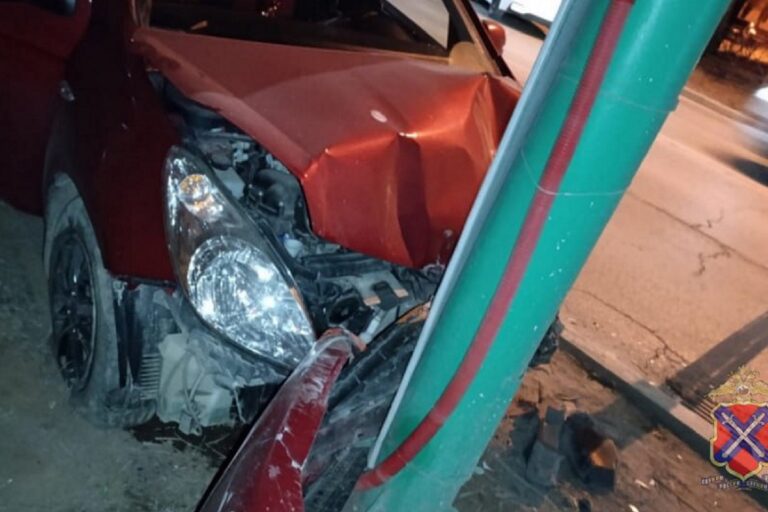 Под Волгоградом при столкновении двух иномарок Hyundai пострадал пассажир