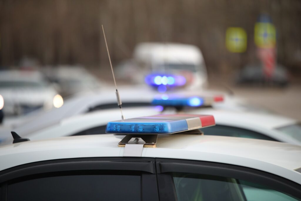 Волгоградца, устроившего дрифт с пассажиром на крыше, доставили в полицию