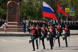 В Волгограде парад Победы озвучил новый диктор