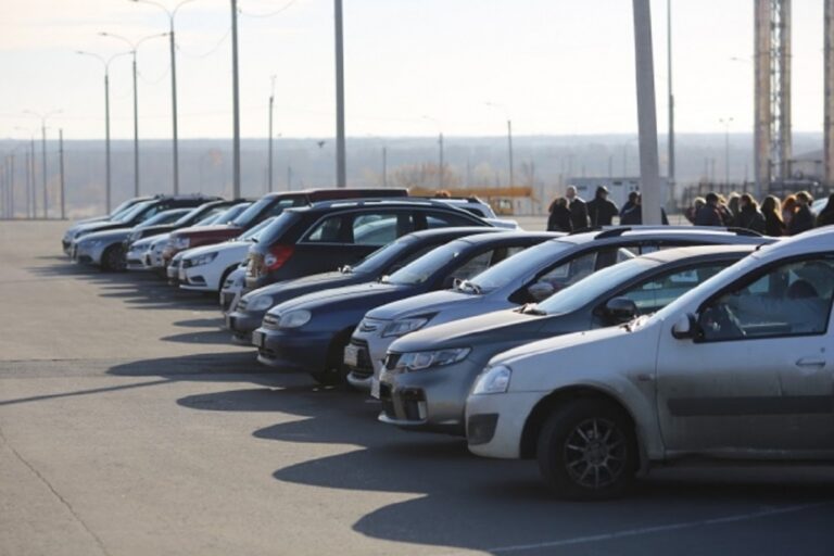 Водителям объяснили, где запрещено мыть автомобиль