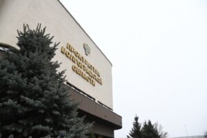 Лишенный прав водитель скрылся после ДТП с пожаром под Волгоградом