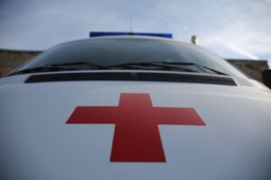 Иномарка сбила пешехода на парковке в Волгограде