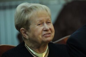 Почетный гражданин Волгоградской области Александра Пахмутова поздравила россиян с 9 Мая