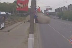 На западе Волгограда катафалк влетел в подземный переход