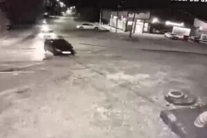 Пьяная волгоградка за рулем иномарки врезалась в здание во время погони