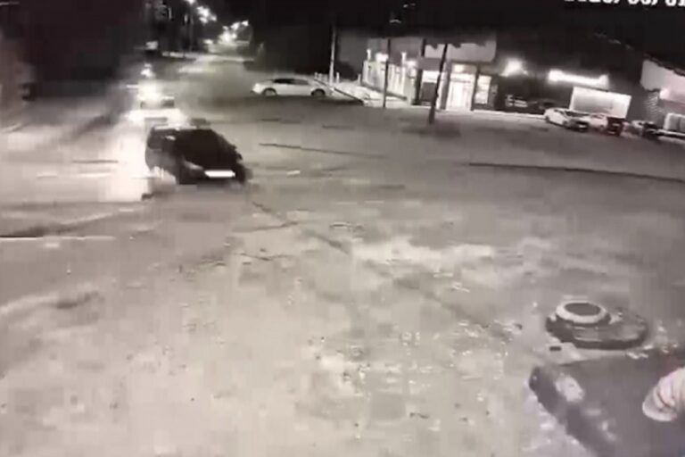 Пьяная волгоградка за рулем иномарки врезалась в здание во время погони