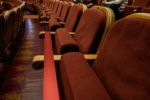 Артист из Волгограда Матвей Нартов провел мастер-класс в реабилитационном центре