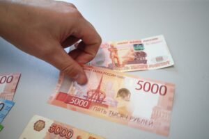 Волгоградцам рассказали о законопроекте о запрете передачи долгов коллекторам