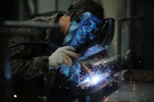 Более 60 тысяч жителей Волгоградской области работают на вредных производствах