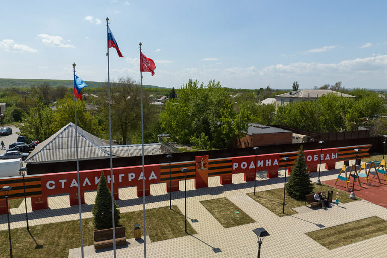 Площадь Героев Сталинграда откроют ко Дню Победы в Станице Луганской ЛНР
