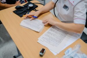 В Волгограде врачи продолжают бороться за жизнь девочки, которую сбила иномарка