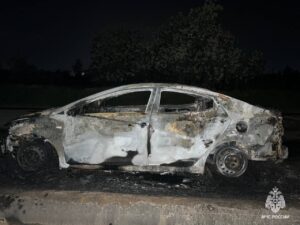 Два легковушки сгорели за одну ночь на севере Волгограда