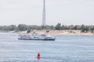 В Волгоградской области из-за обмеления Ахтубы остановили работу парома