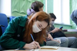 В колледжах Волгоградской области начали принимать документы от абитуриентов