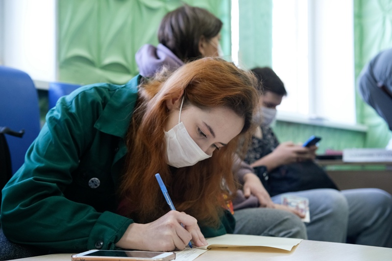 В колледжах Волгоградской области начали принимать документы от абитуриентов