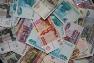 В Волгоградской области суд взыскал с брокерской компании более 390 тысяч рублей