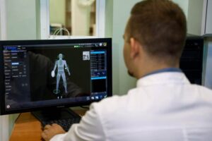Рентгенолаборантам в Волгограде готовы платить 105 000 рублей