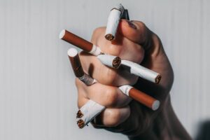 Жители Волгограда одобрили предложение о введении полного запрета на продажу вейпов