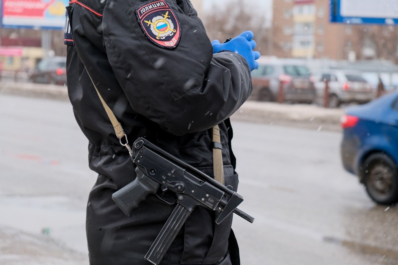 В городе-спутнике Волгограда полицейские раскрыли коррупционную схему